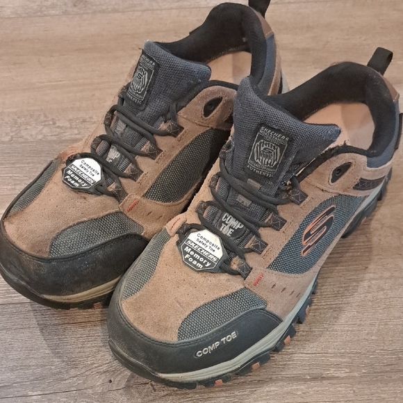 Skechers Brown and Black Construction Shoes With Comp Toe. - Picture 3 of 16